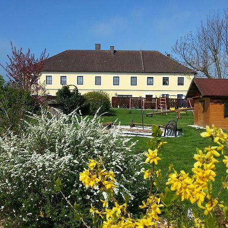 Familienbauernhof Strassbauer Steinakirchen Am Forst Exterior foto